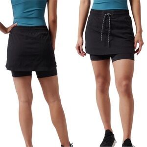 Athleta Ripstop Trekkie Athletic Skort Built in Shorts in Black size 8